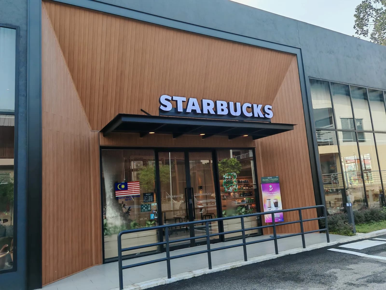 Starbucks Sunsuria Avenue