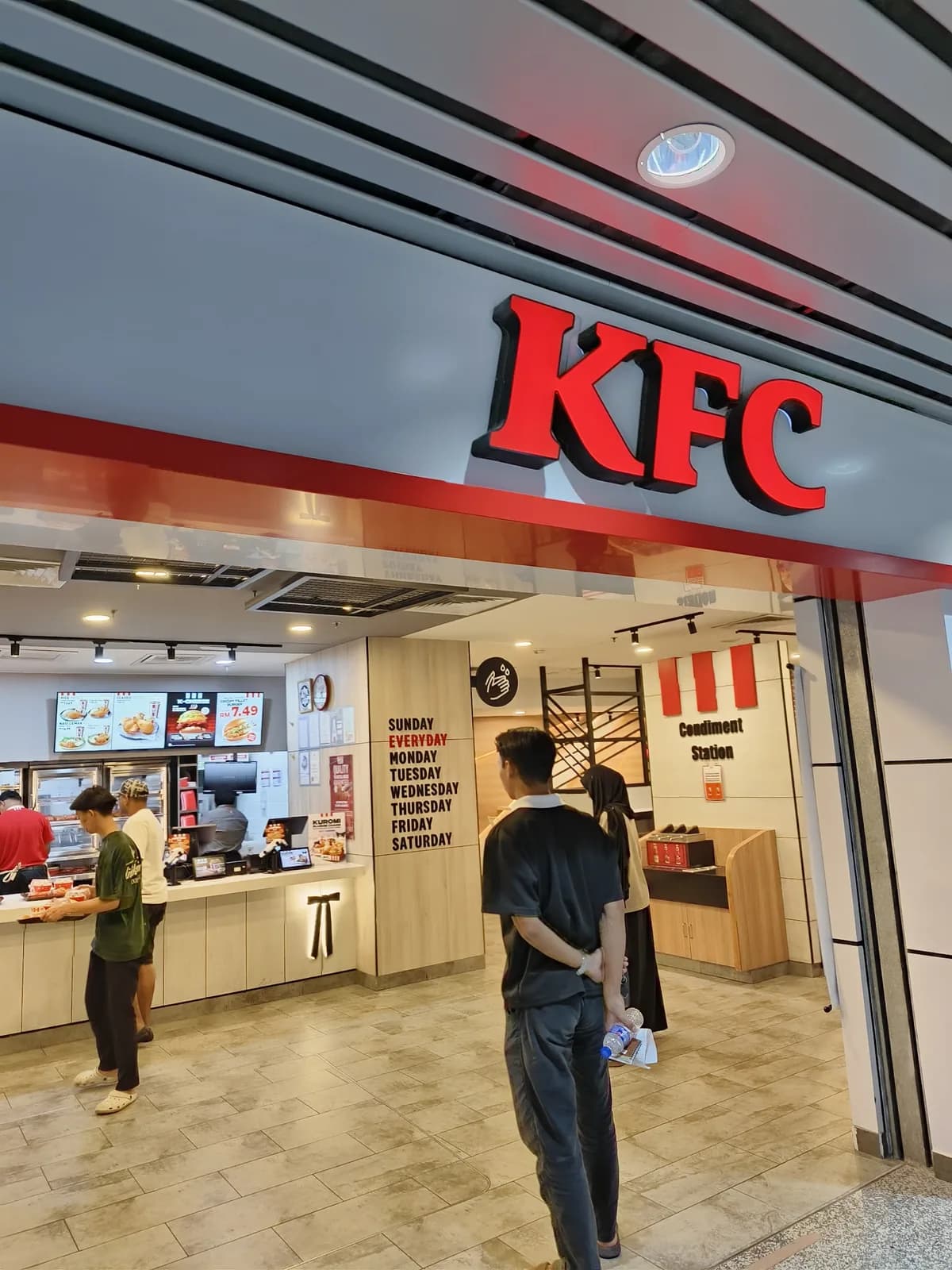 KFC KLIA 1 ANJUNG