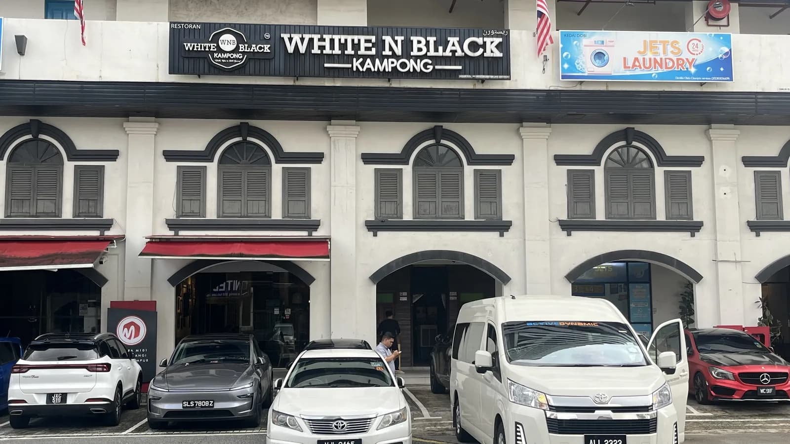 White & Black Kampong