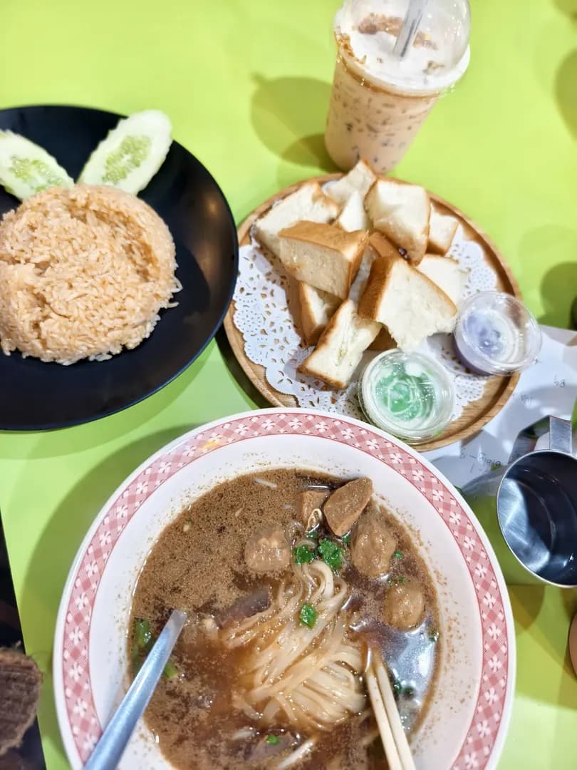 Sara Boat Noodle photo 3