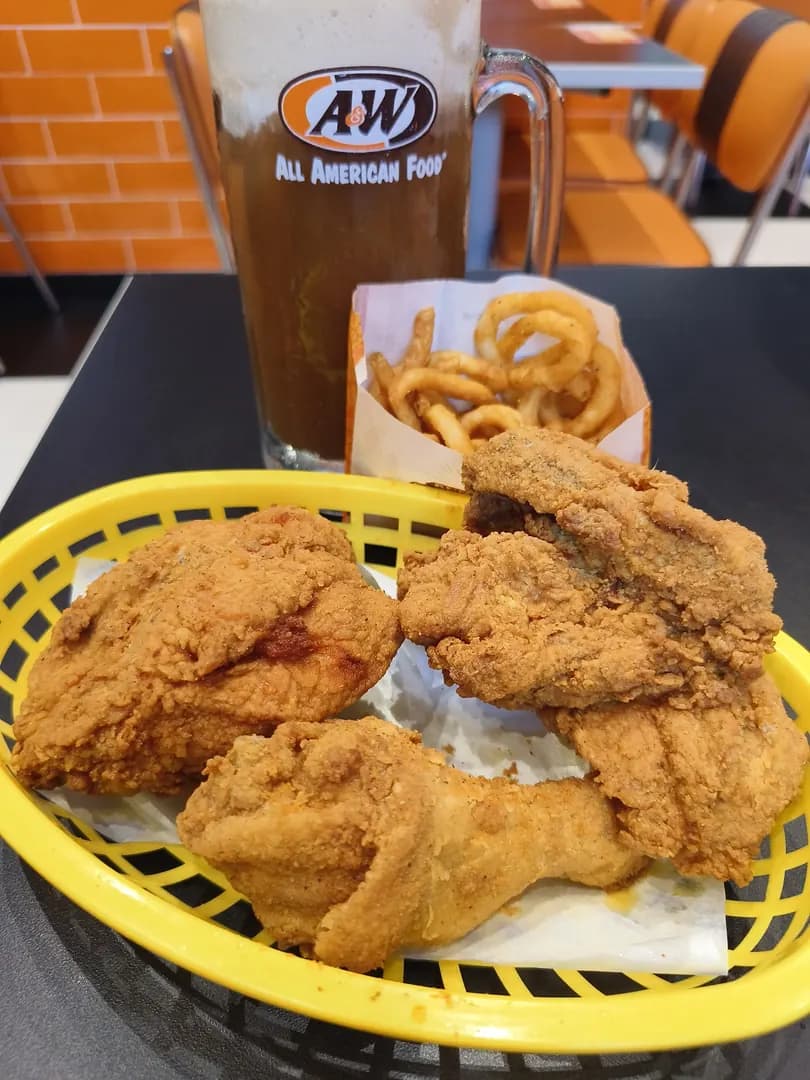 A&W Paradigm Mall, PJ photo 3