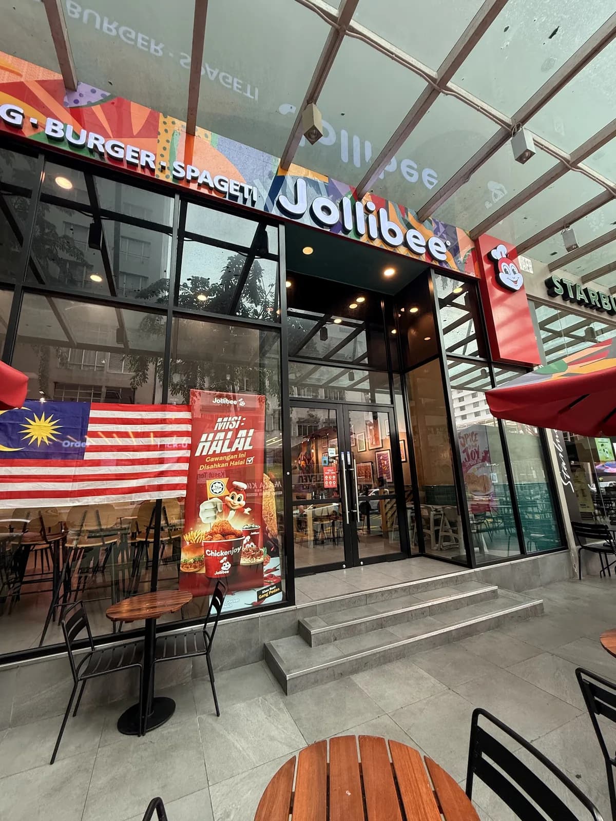 Jollibee Plaza Low Yat