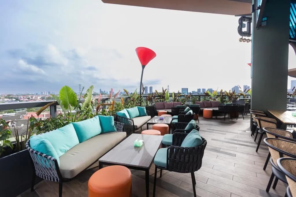 Nest13 Bar & Lounge photo 2