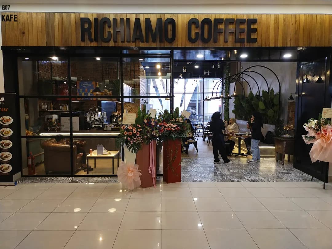 Richiamo Coffee Strand Mall photo 2