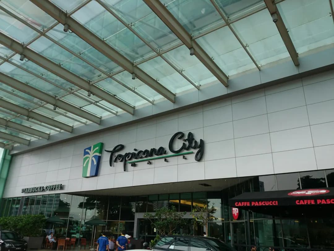 Starbucks 3 Damansara photo 2
