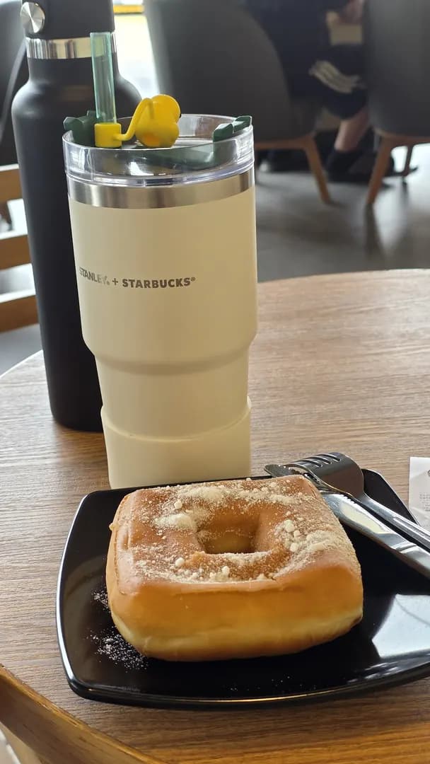 Starbucks photo 3