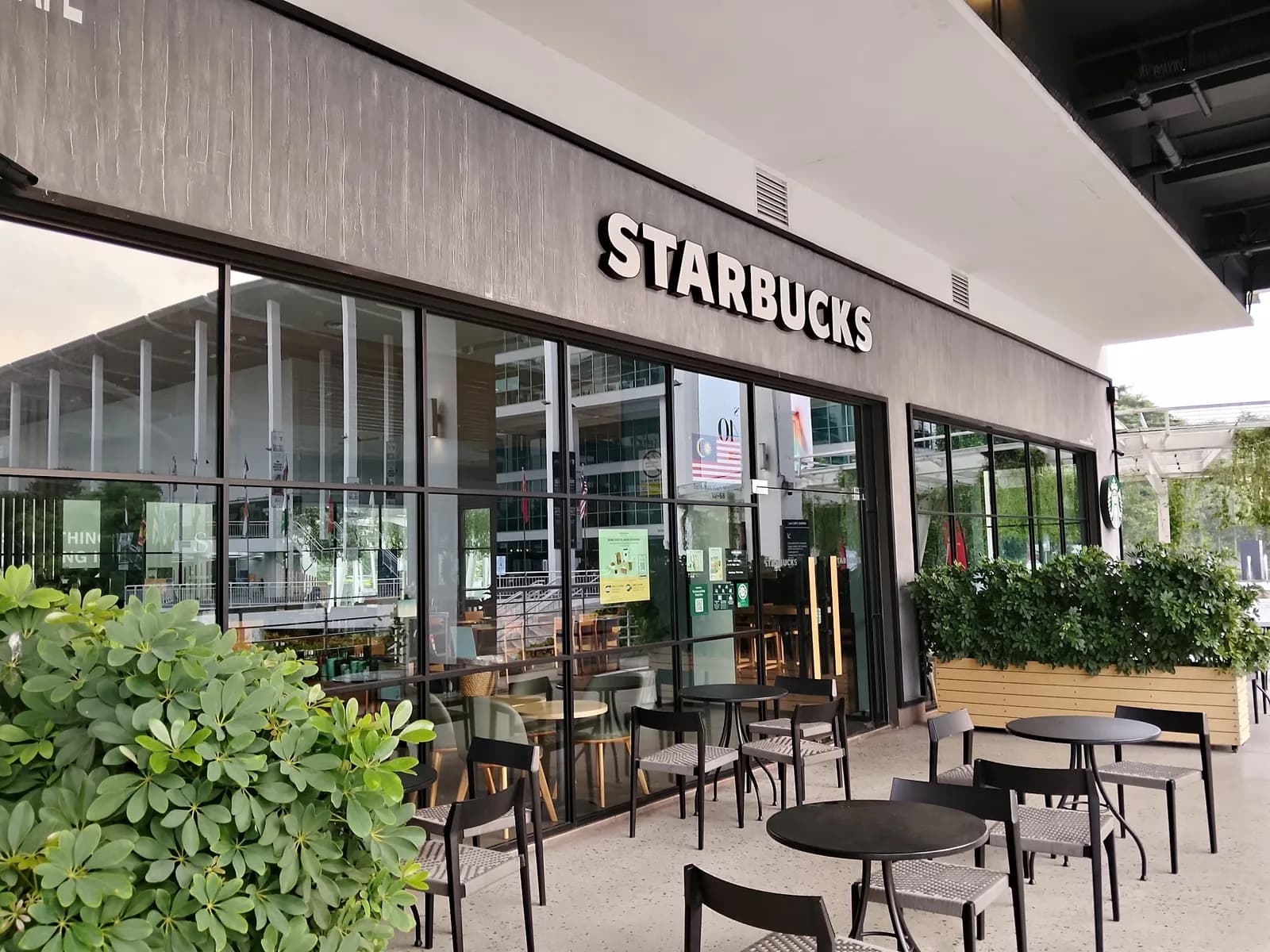 Starbucks Taylor's Lakeside