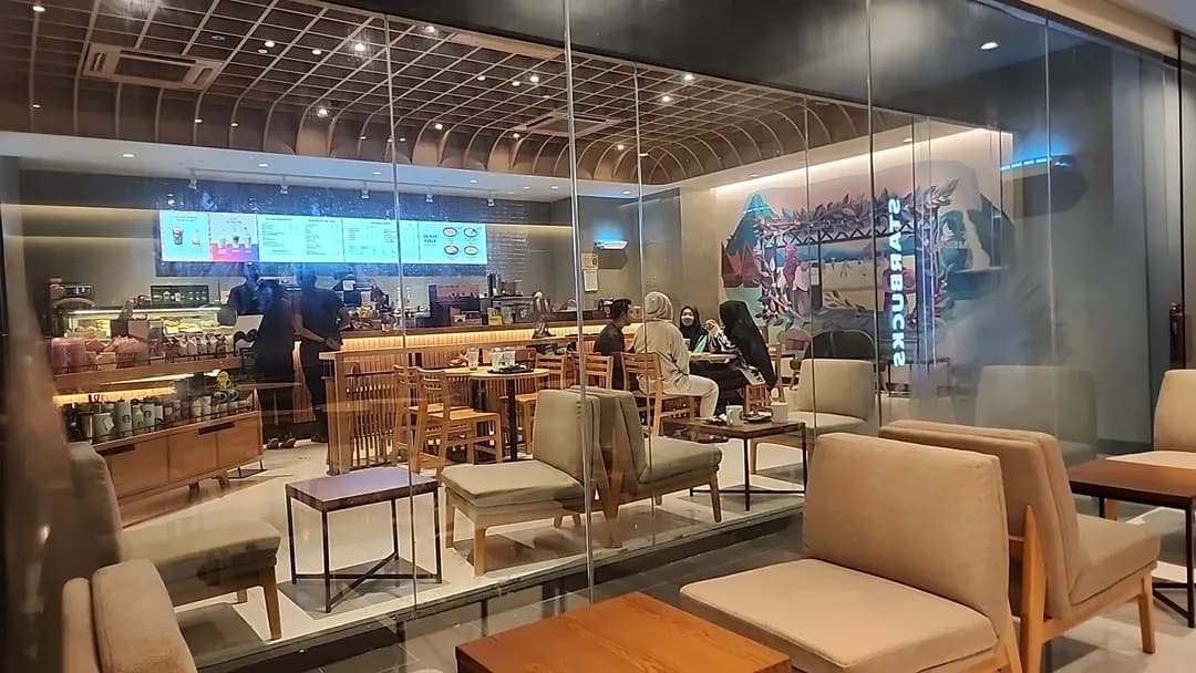 Starbucks Coffee @ Troika photo 2
