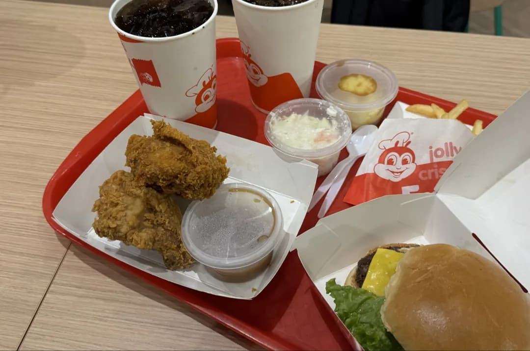 Jollibee Mid Valley Megamall photo 3