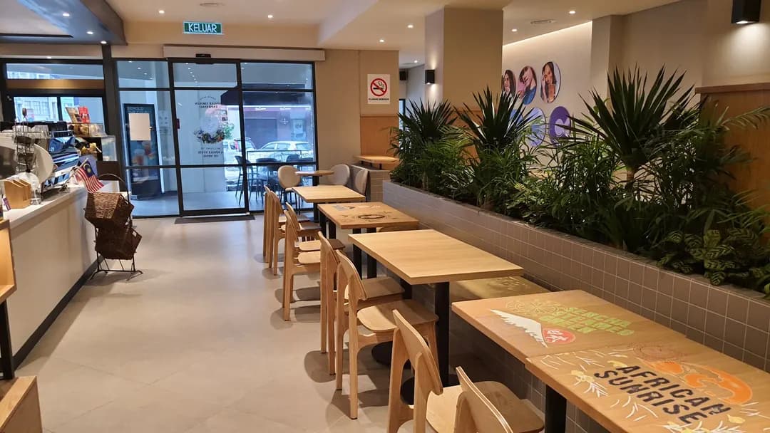 The Coffee Bean & Tea Leaf photo 2