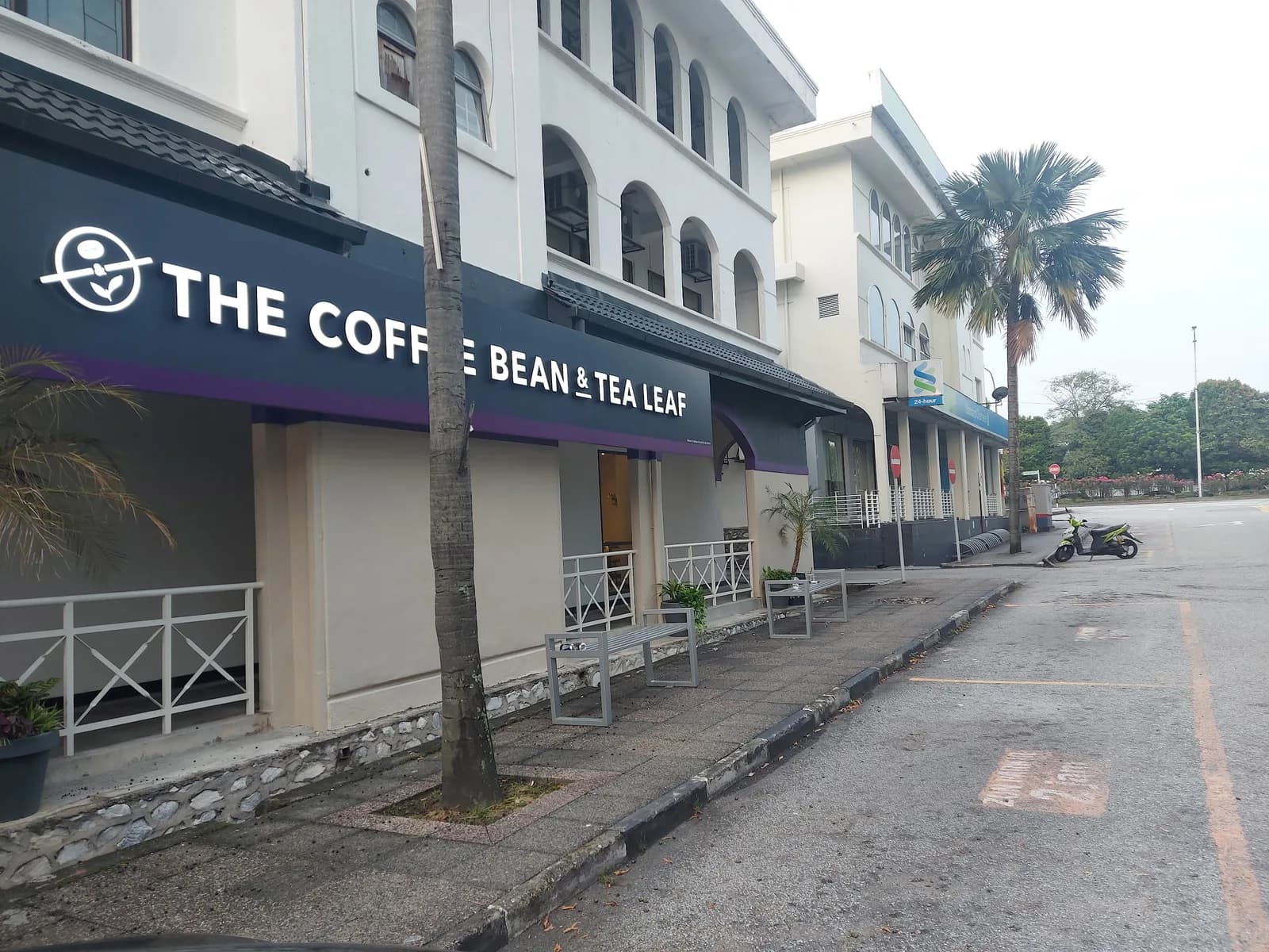 The Coffee Bean & Tea Leaf
