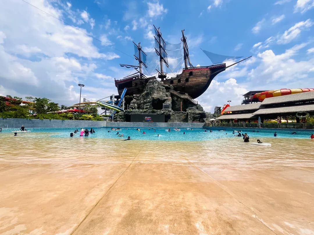 SplashMania WaterPark photo 3