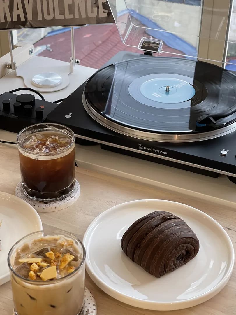Listen HiFi Cafe photo 3