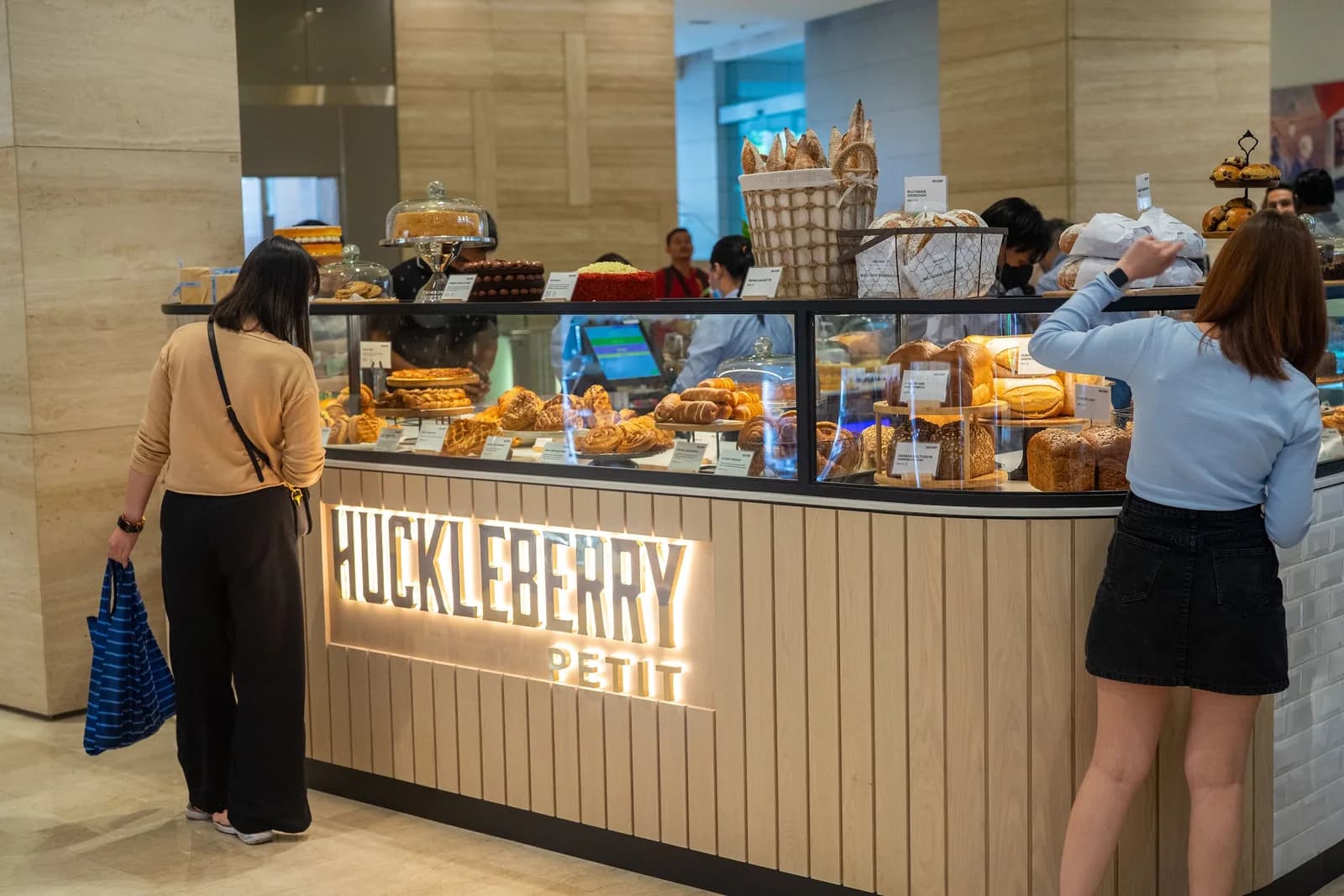 Huckleberry Petit, Intermark Mall