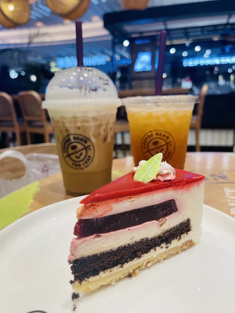 The Coffee Bean & Tea Leaf photo 3