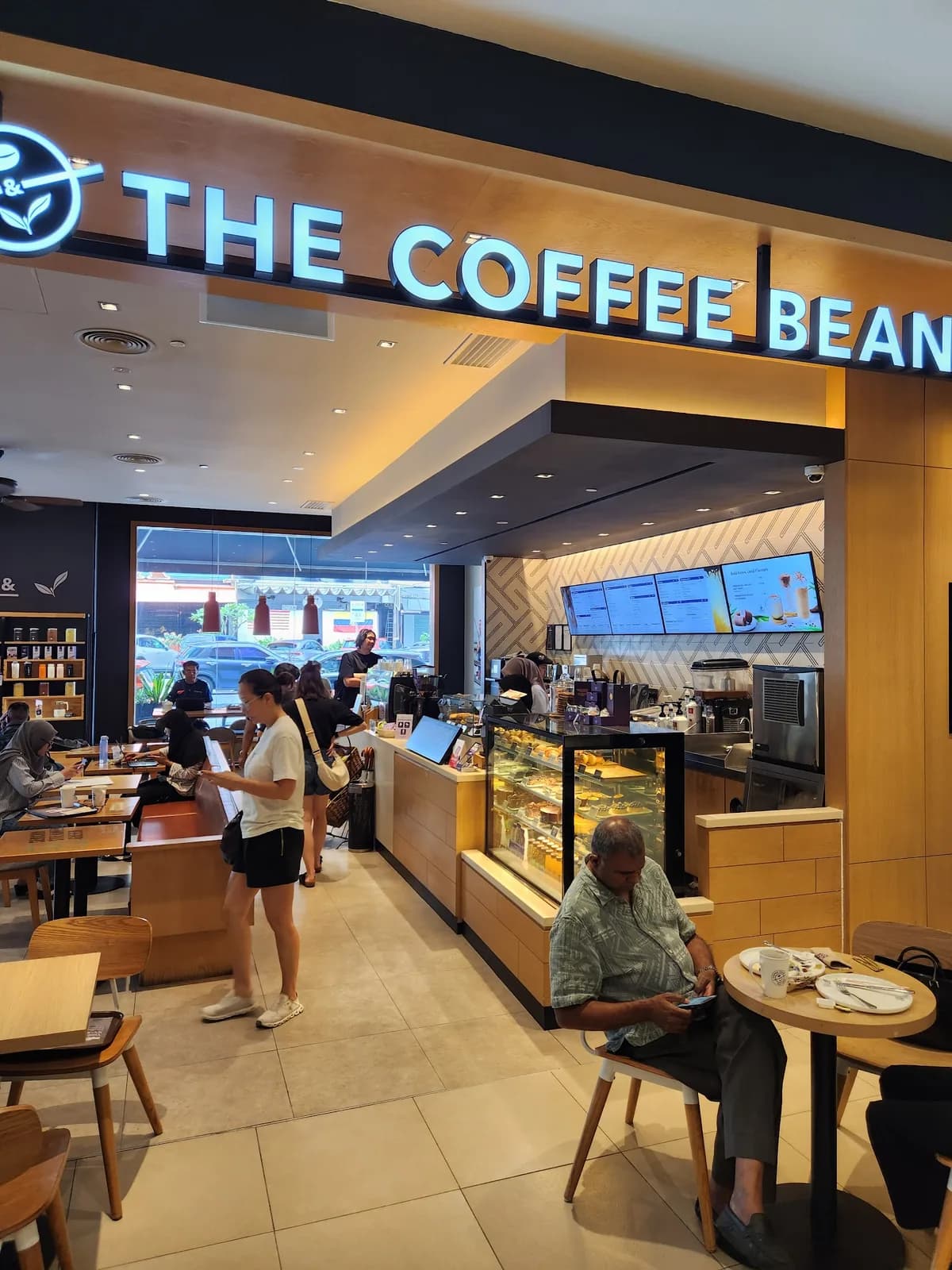 The Coffee Bean & Tea Leaf