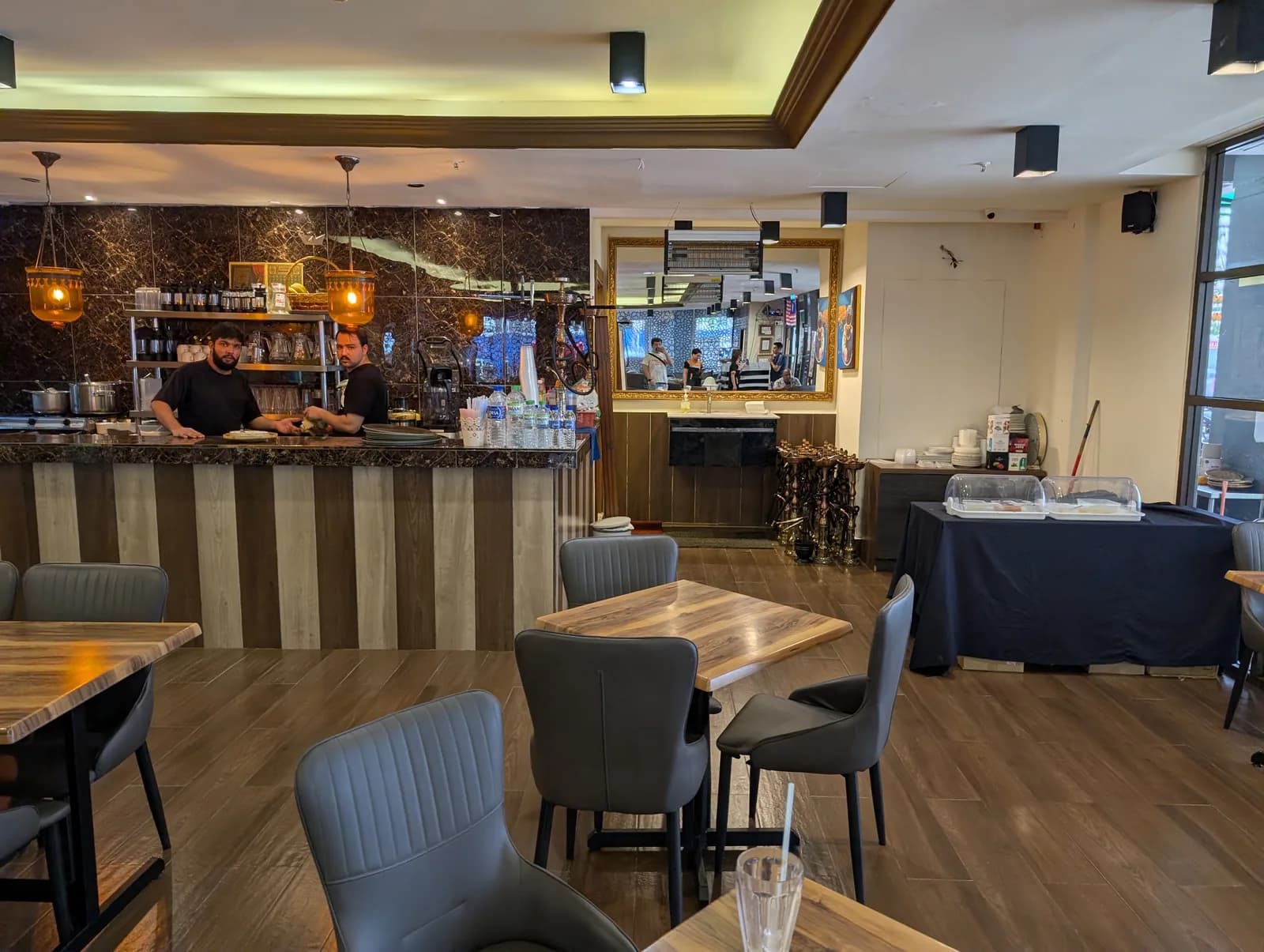 Al Madina Restoran 2