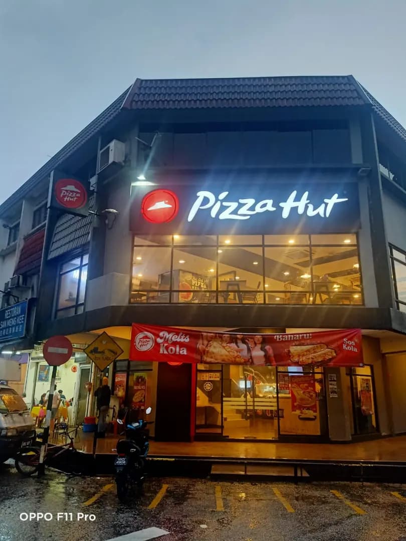 Pizza Hut photo 2
