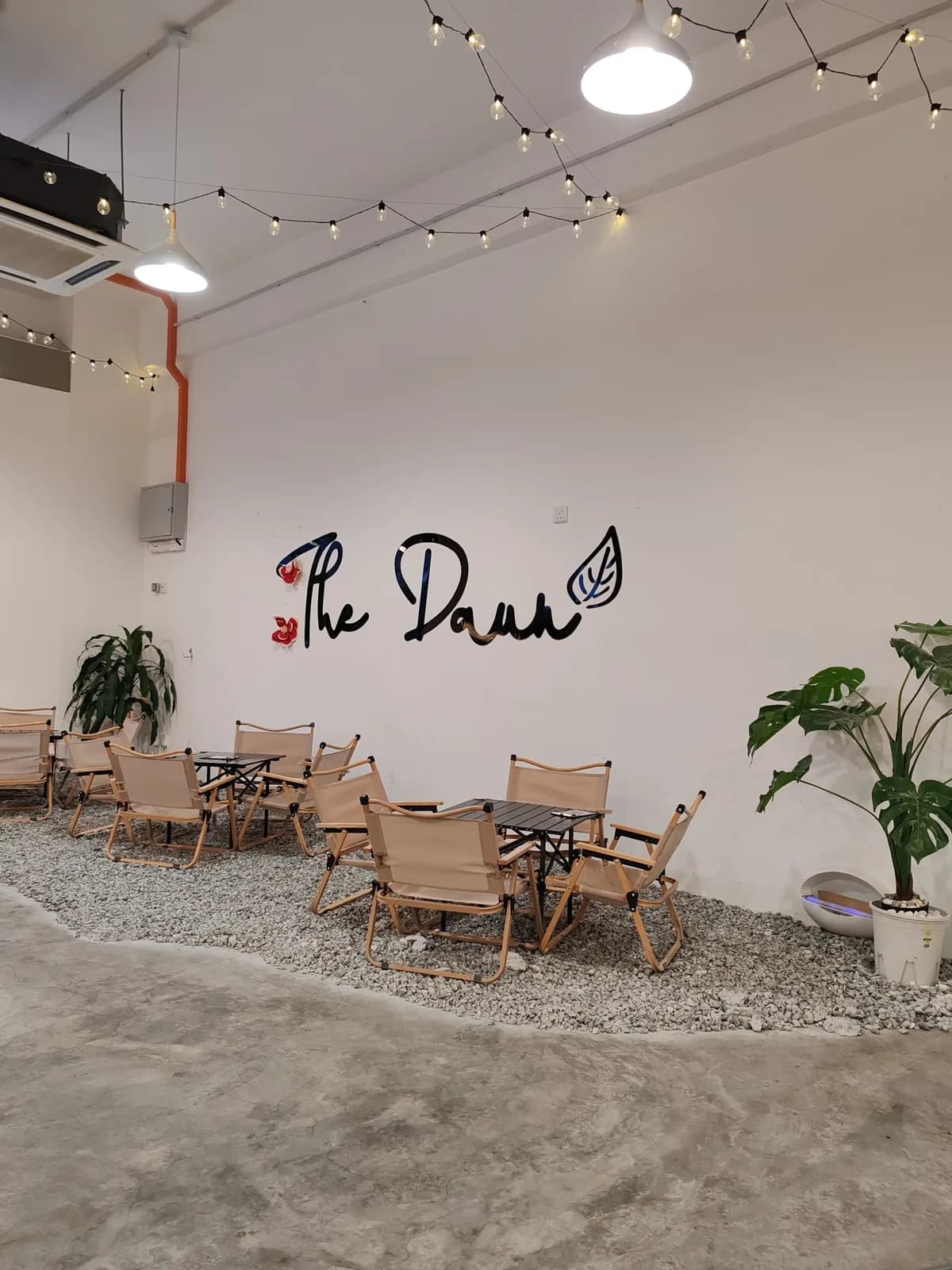The Daun Cafe