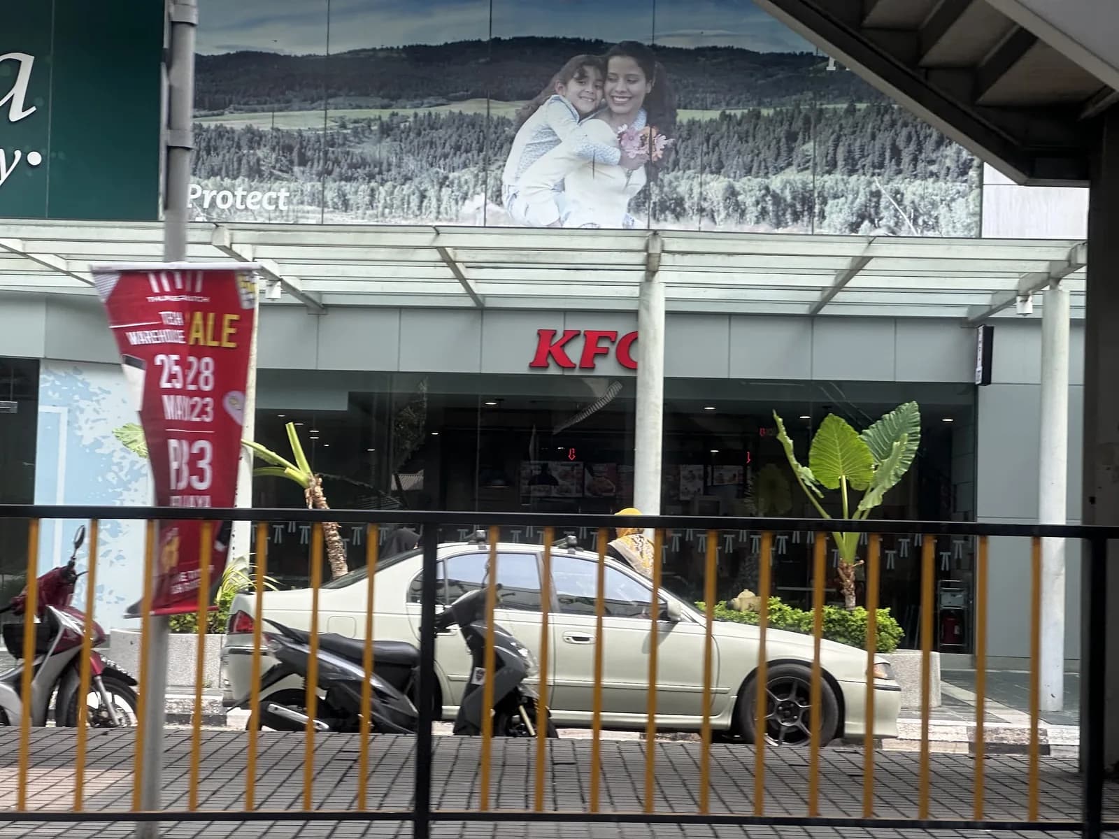 KFC Menara UOA Bangsar