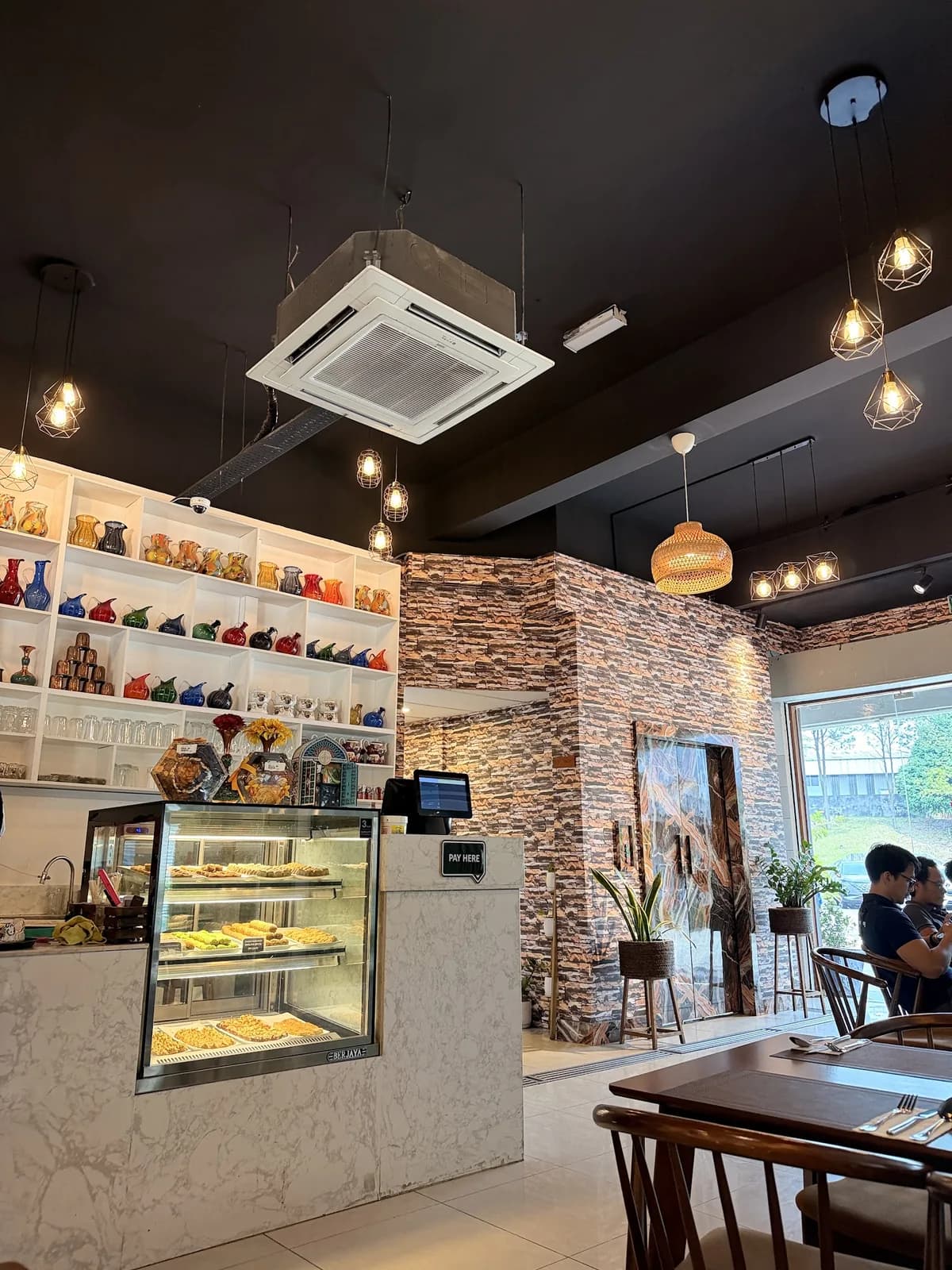 Lalezar Restaurant | USJ Heights