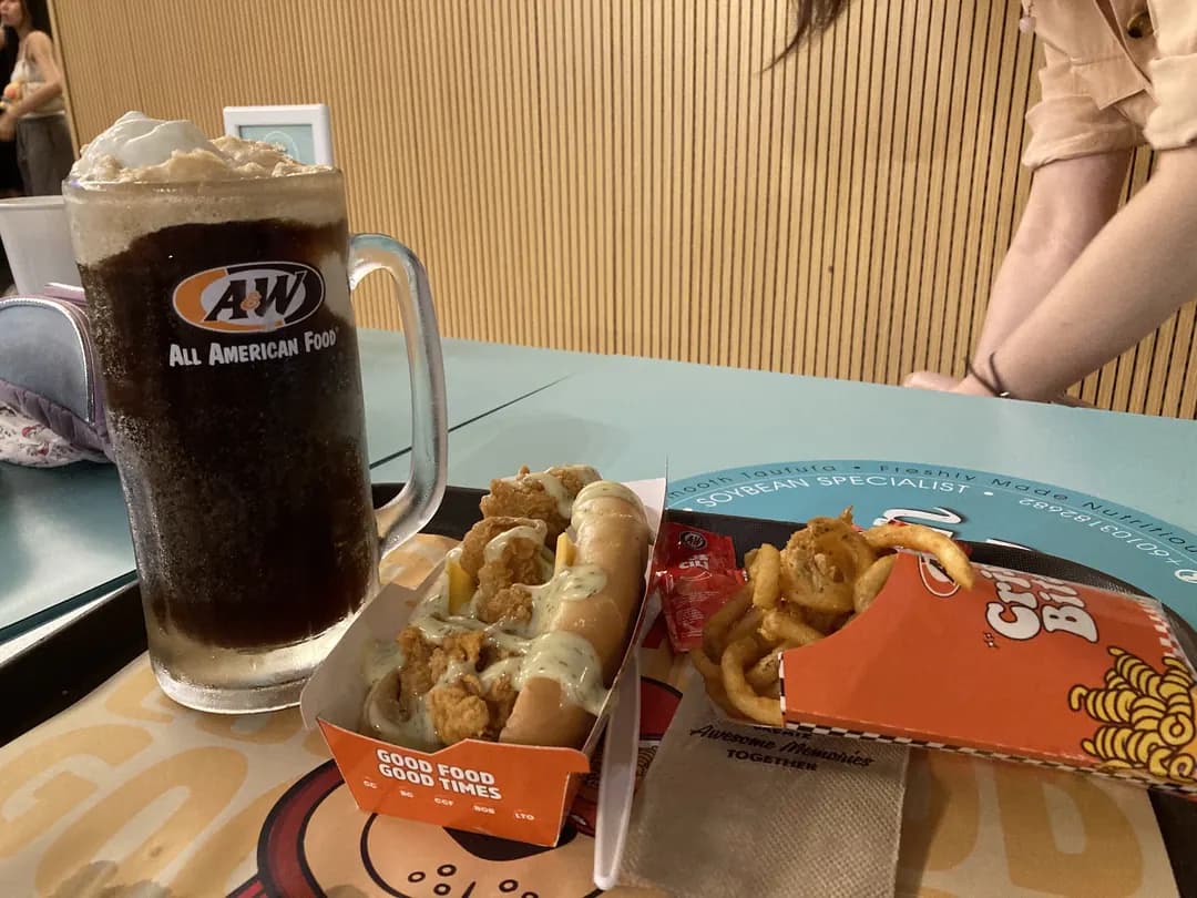 A&W Mid Valley Megamall photo 3