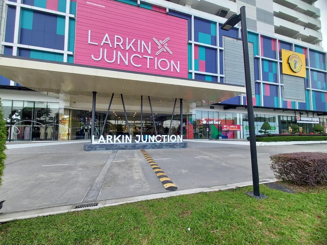 Jollibee Larkin Junction photo 2