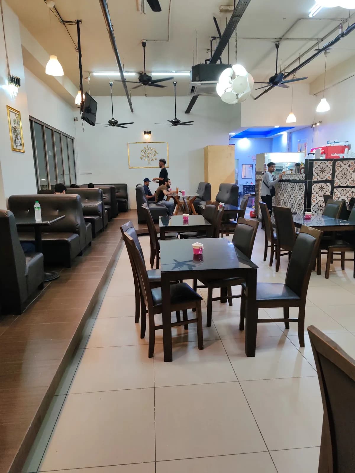 BAYT ALYEMEN RESTAURANT
