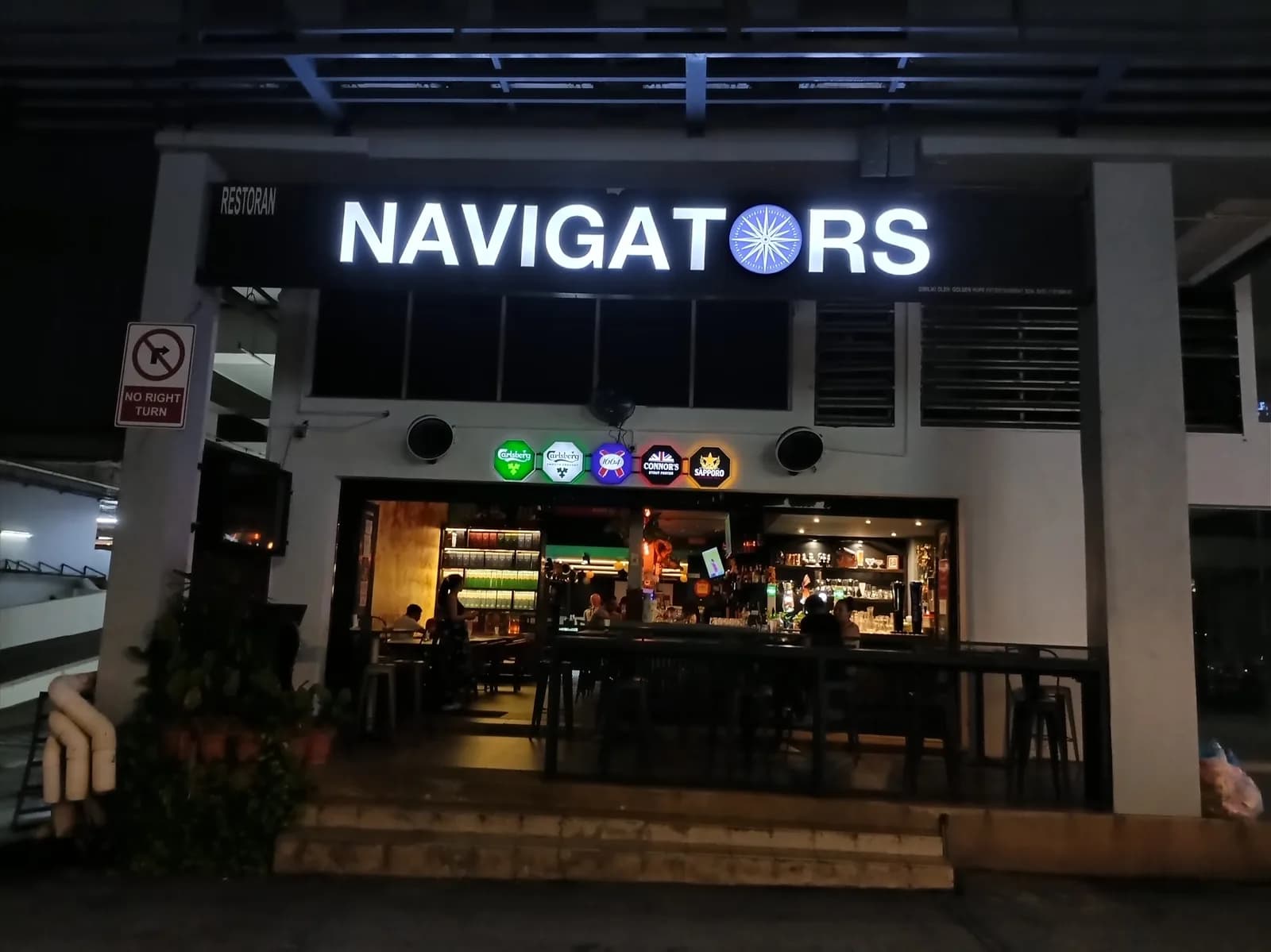 Navigators Bar & Restaurant