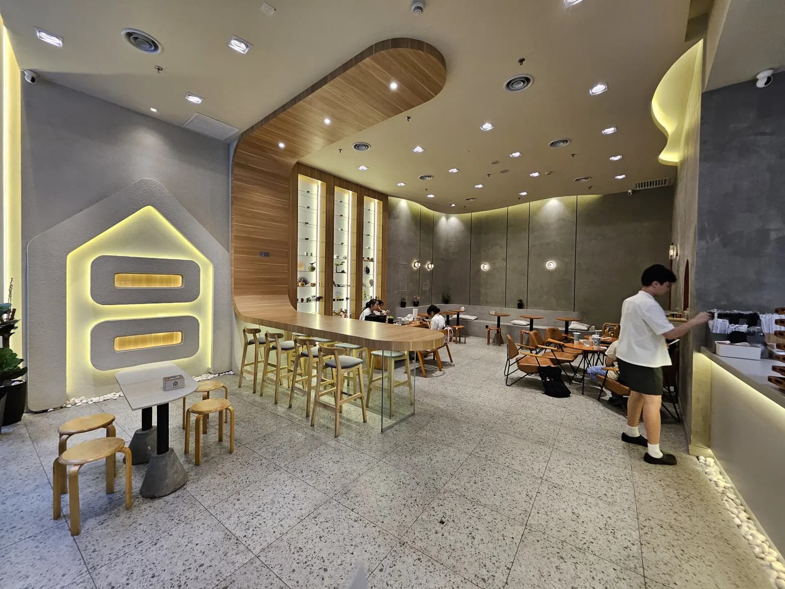 Ben Gong's Tea & Dessert • 本宫的茶 • LaLaport