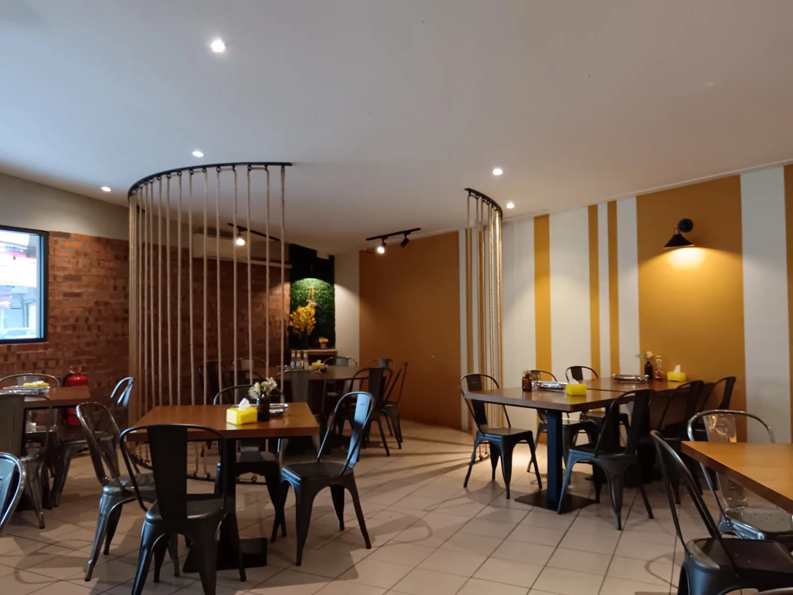 Restoran Gold Cowboys • Western Grill & Sizzling