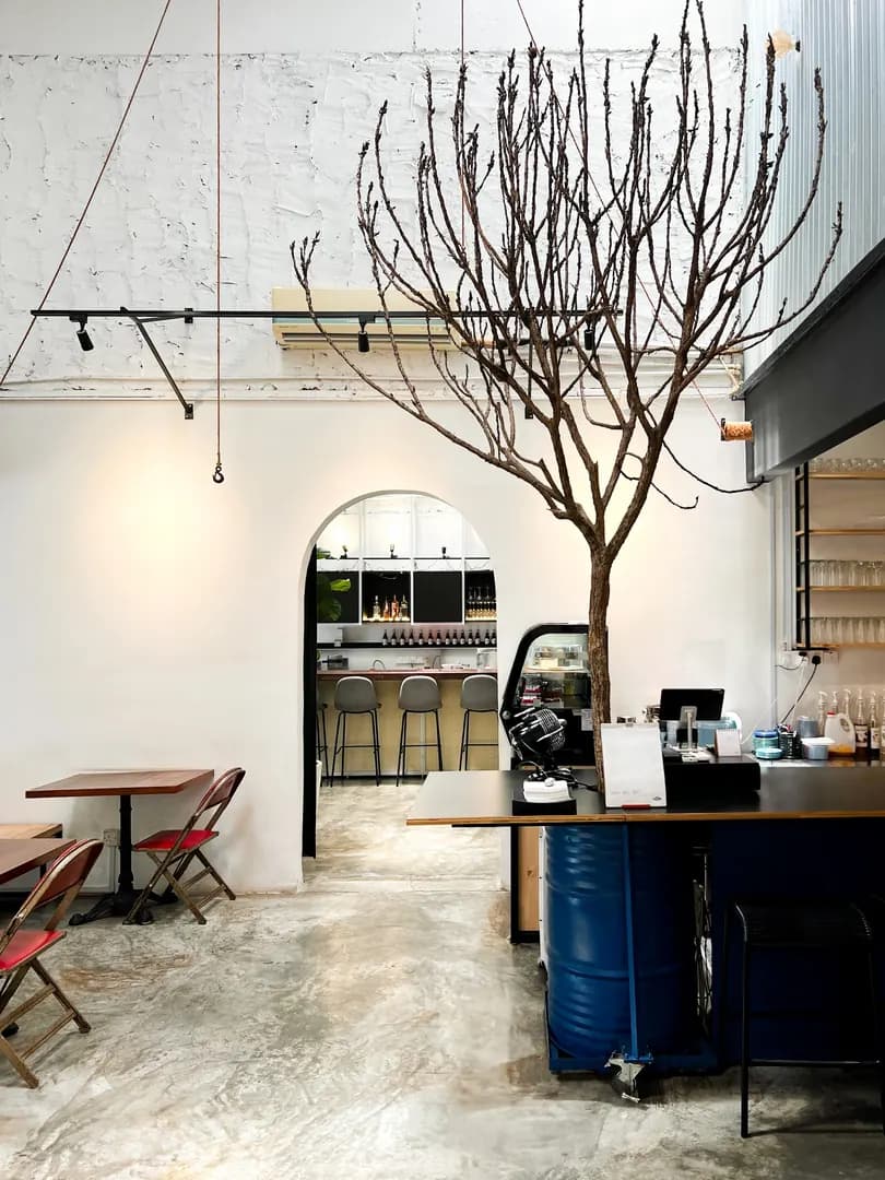 Luckee Cafe Bar photo 2