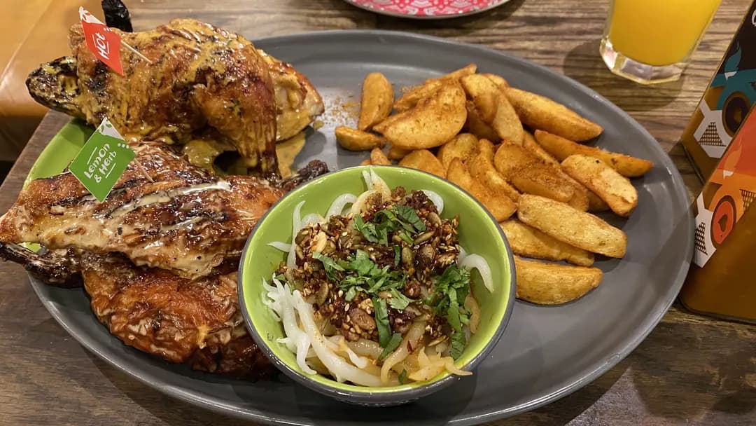 Nando's • Central i-City photo 3