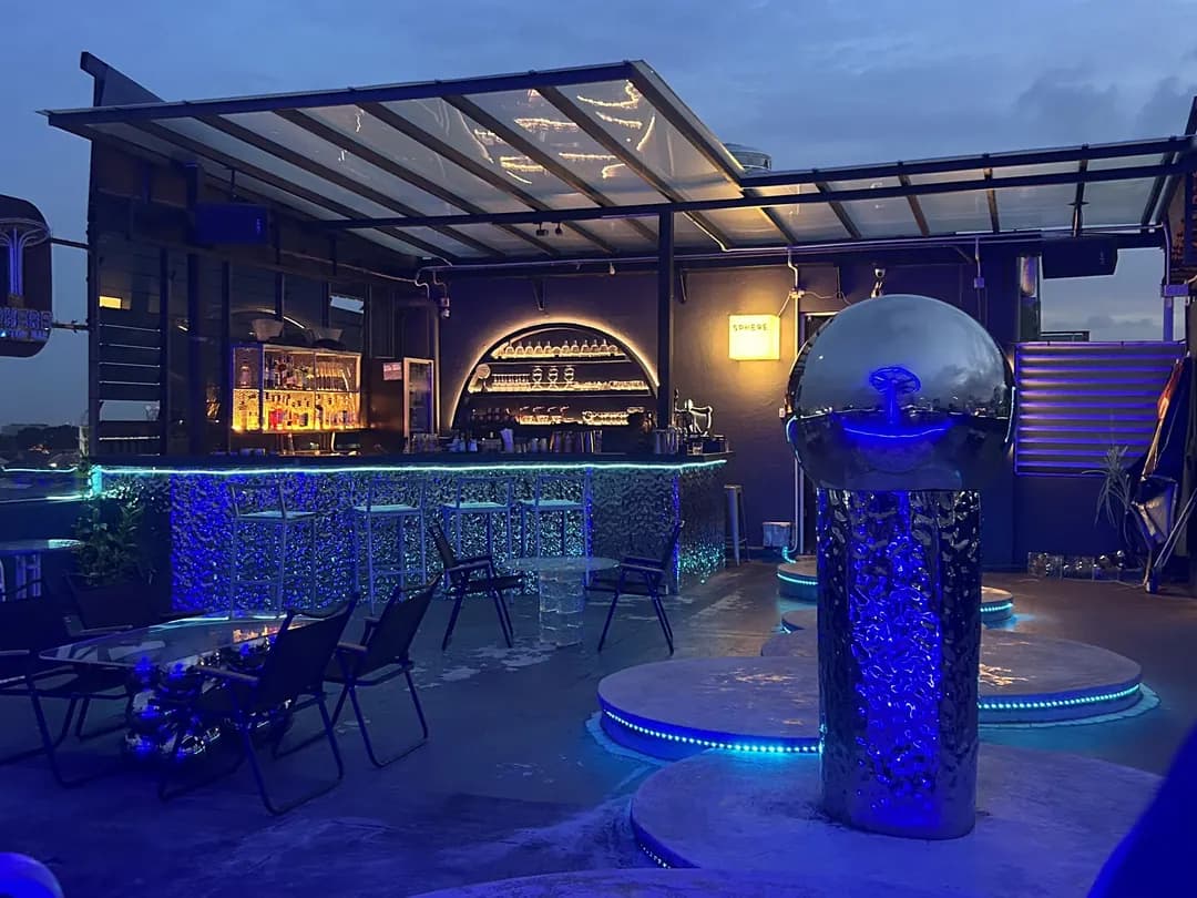 Sphere Rooftop Bar photo 2