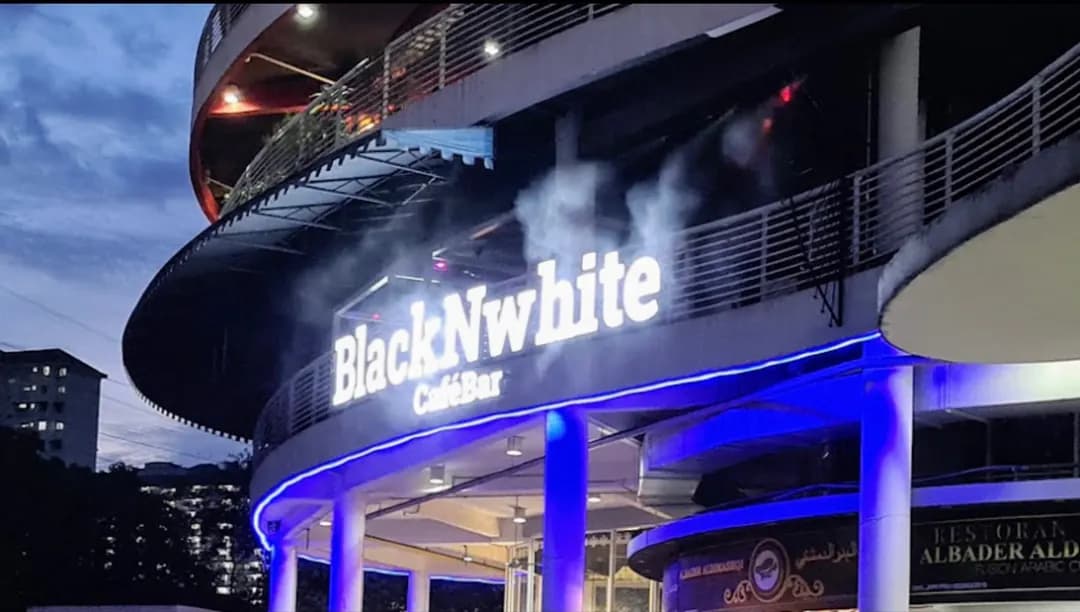 BlackNwhitecafe (Arabian Shisha Lounge) photo 2