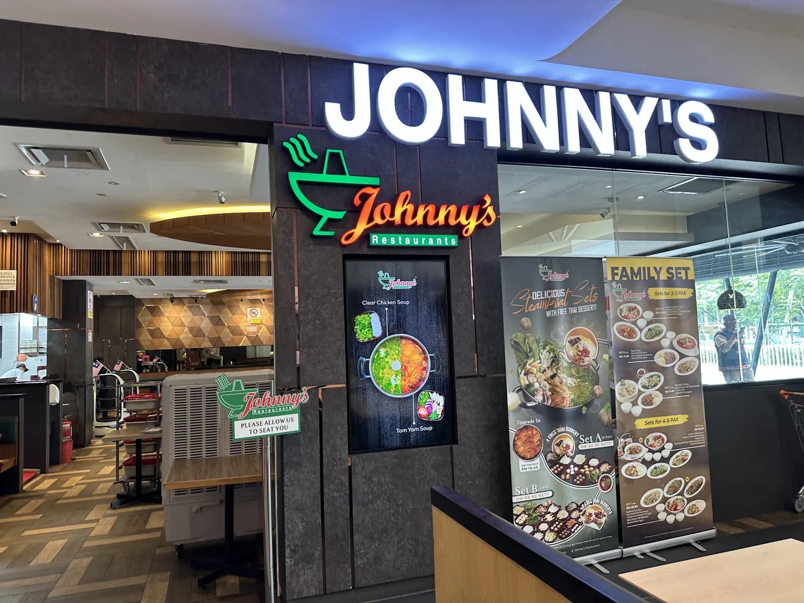 Johnny's Restaurant Alamanda, Putrajaya
