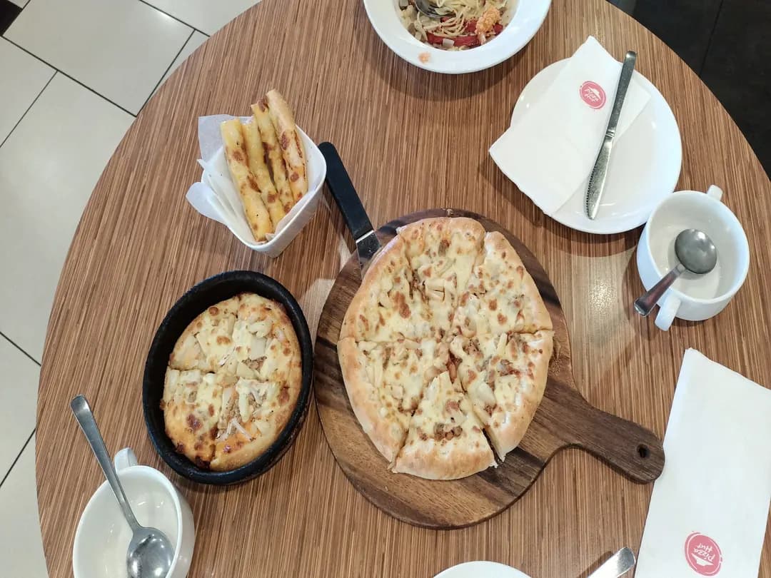 Pizza Hut Restaurant Gunung Rapat photo 3