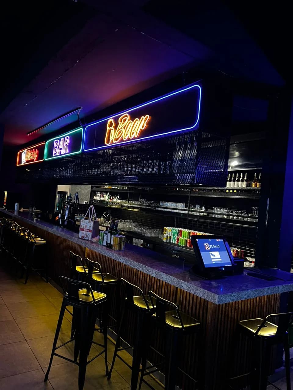 Tropical KLUP Restaurant & Bar