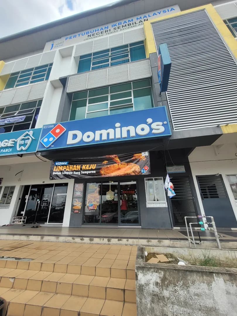 Domino's Paroi photo 2