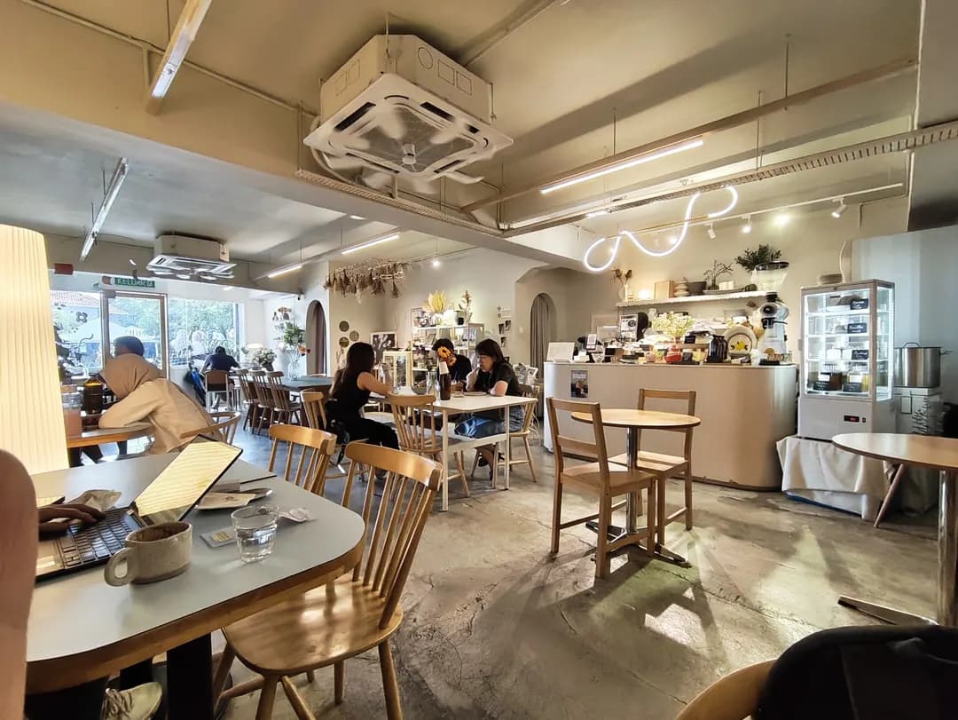 Fine Coffee & Flowers photo 3
