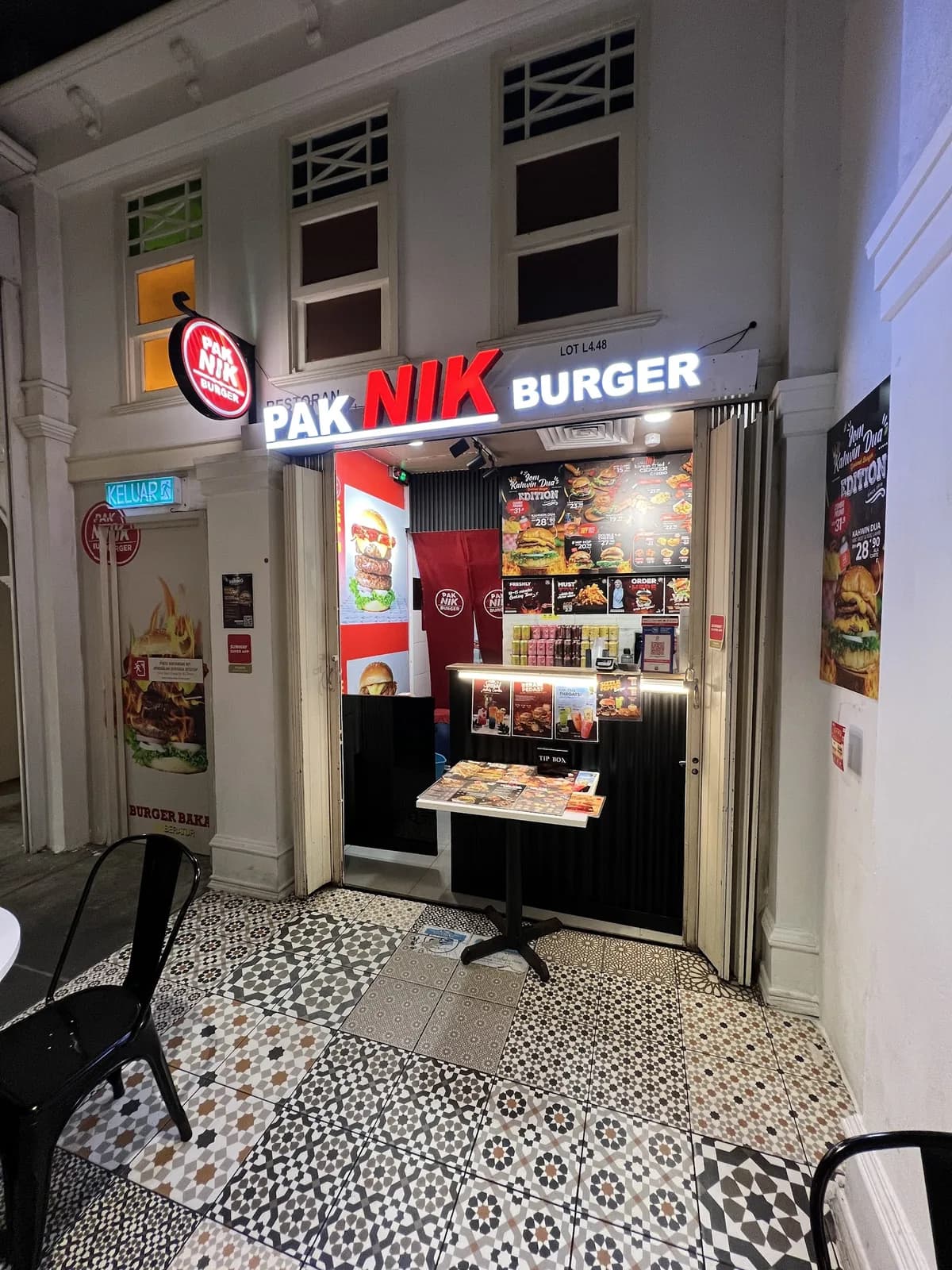Pak Nik Burger - Beef, Crispy Chicken & Cheese Fries Sunway Putra, Kuala Lumpur