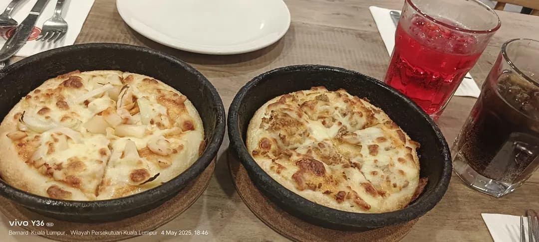 Pizza Hut photo 3
