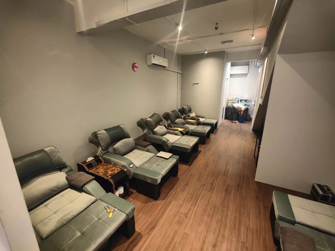 FOOT MASTER 足师傅 • YULEK 友力 • Authentic Reflexology 正宗足疗