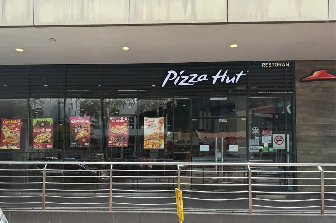 Pizza Hut photo 2