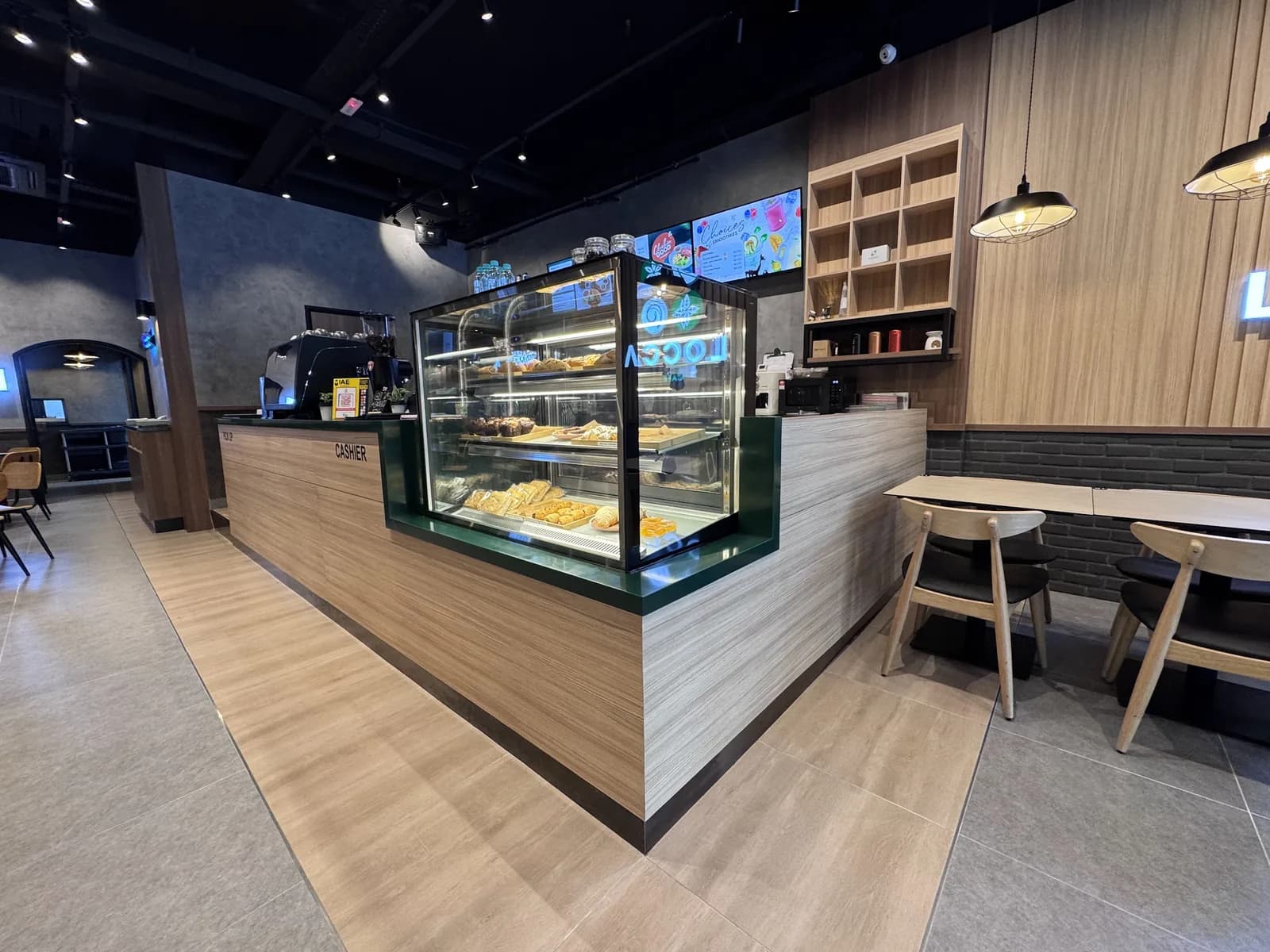 LOCCA Cafe Vista Alam