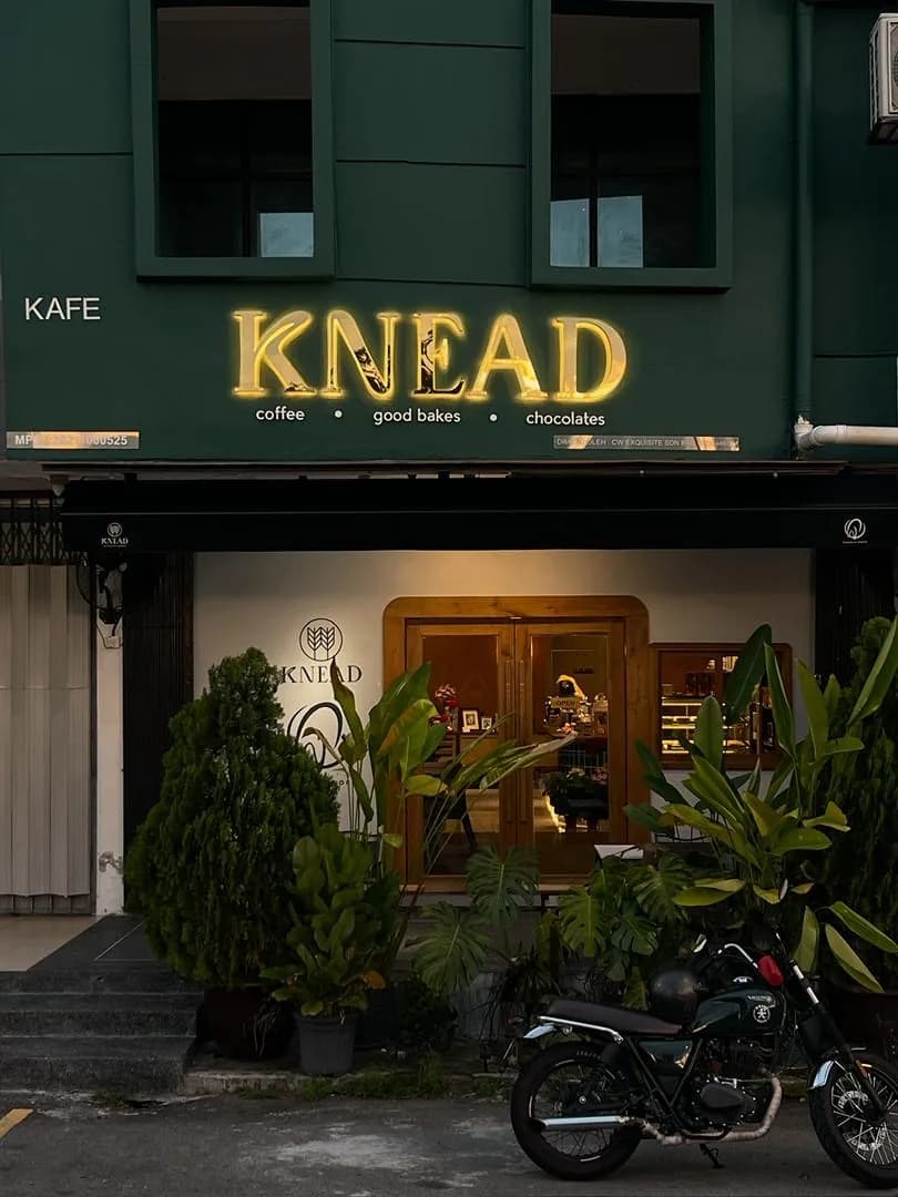 KNEAD by Chocolat World