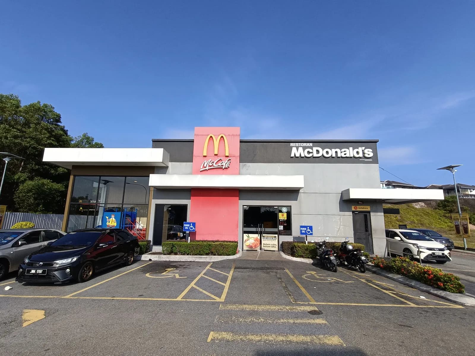McDonald's AMJ Bertam DT