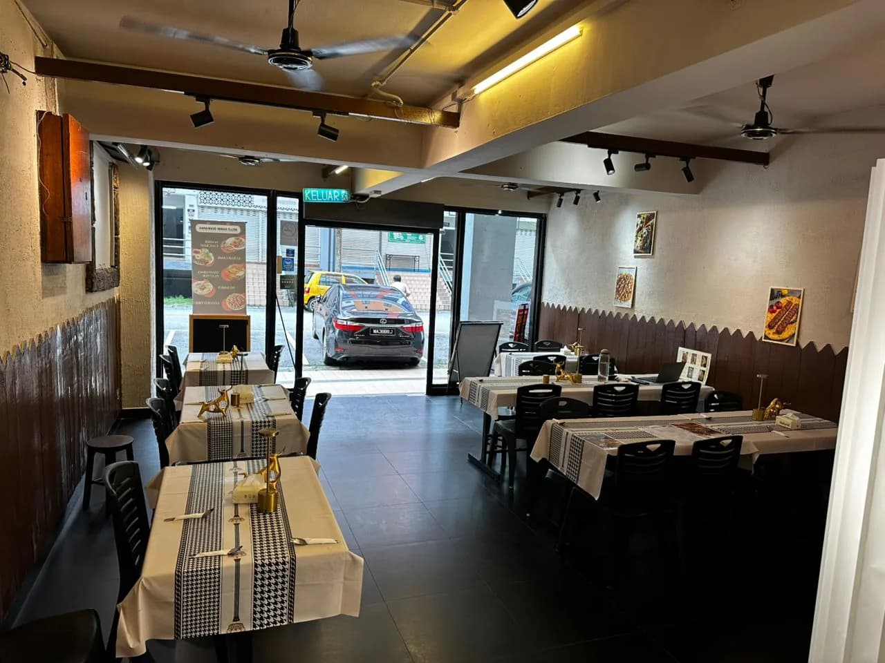 Habibi Royale Shawarma Restaurant
