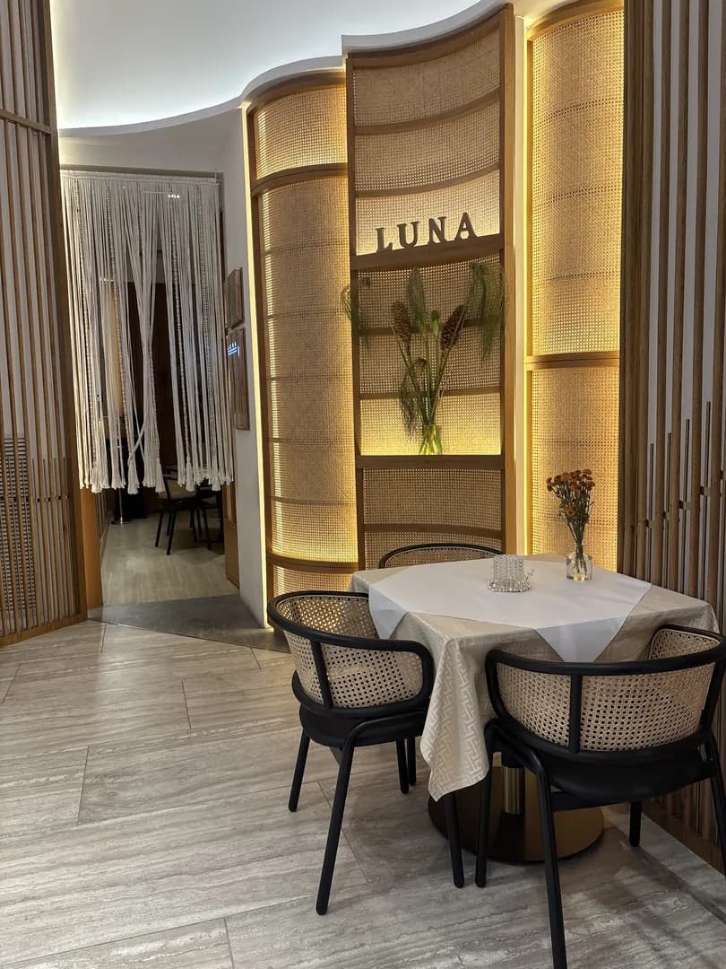 Luna Champagne Bar photo 2