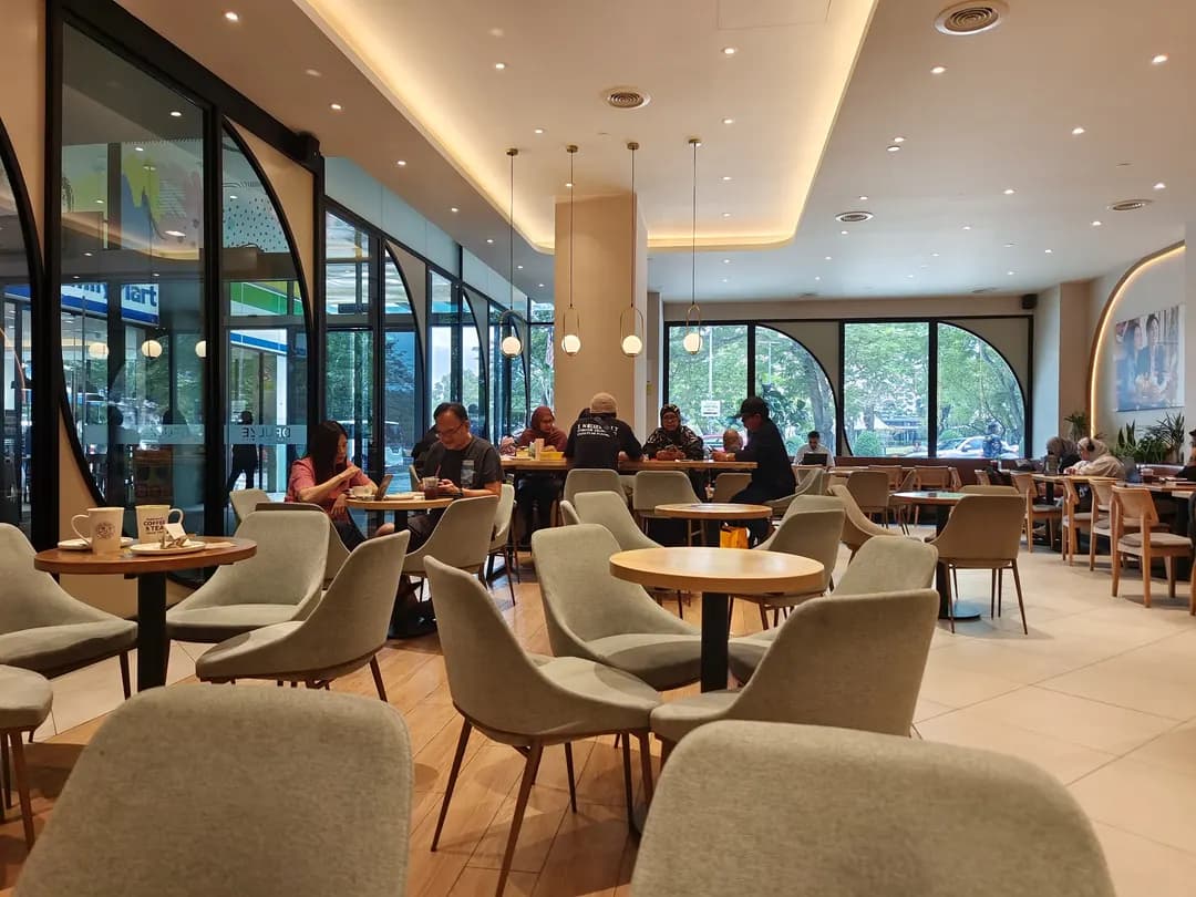 The Coffee Bean & Tea Leaf photo 2